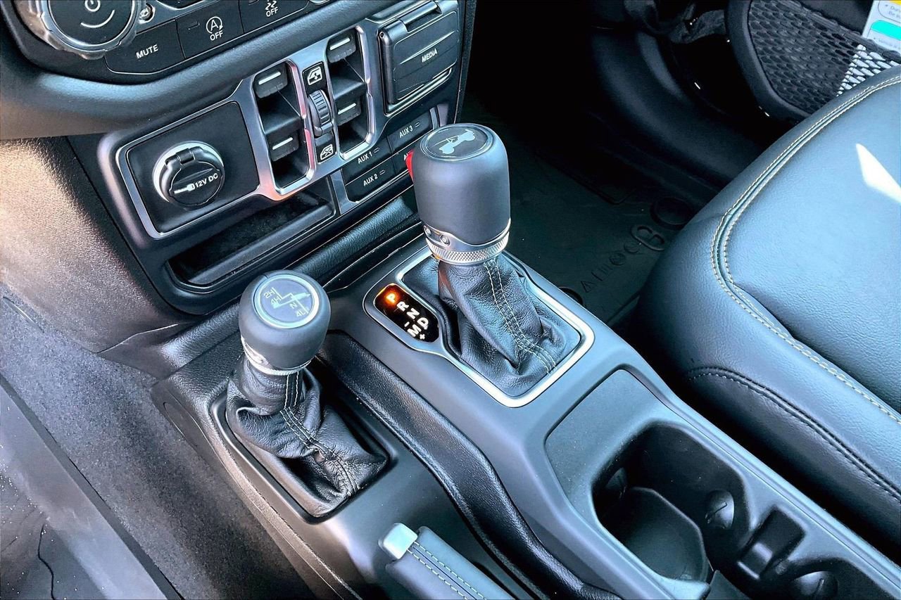 New 2026 Jeep Wrangler Sahara AWD/4WD image 30