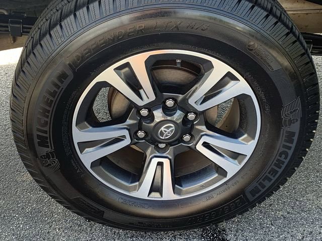 Used 2016 Toyota Tacoma TRD Sport w/ Towing Package image 32