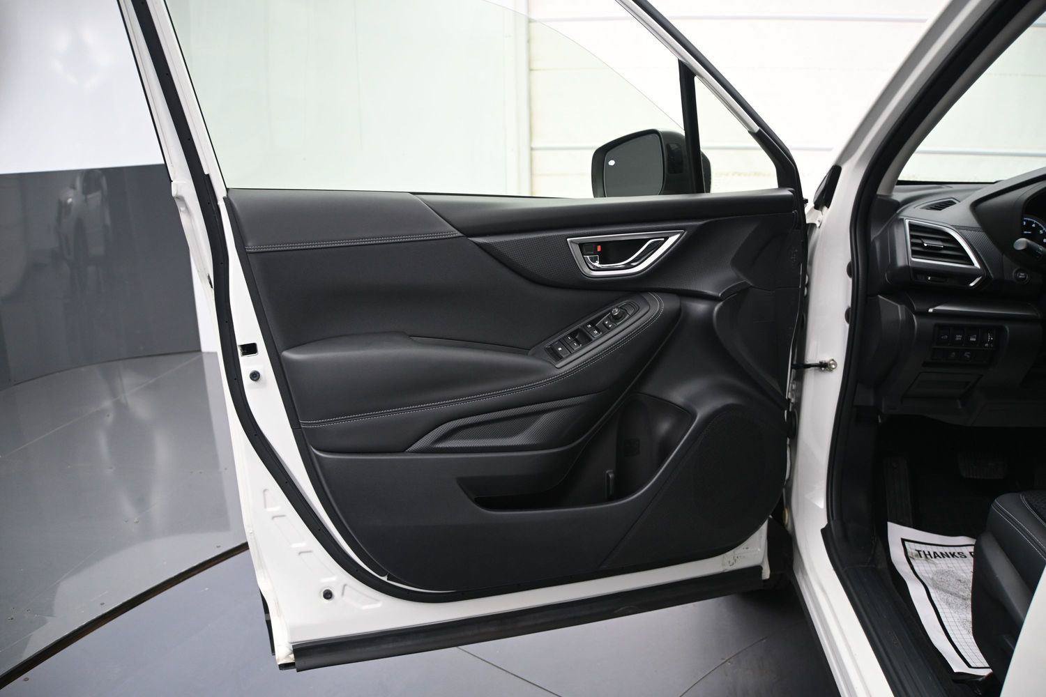 Used 2023 Subaru Forester Premium AWD/4WD image 9