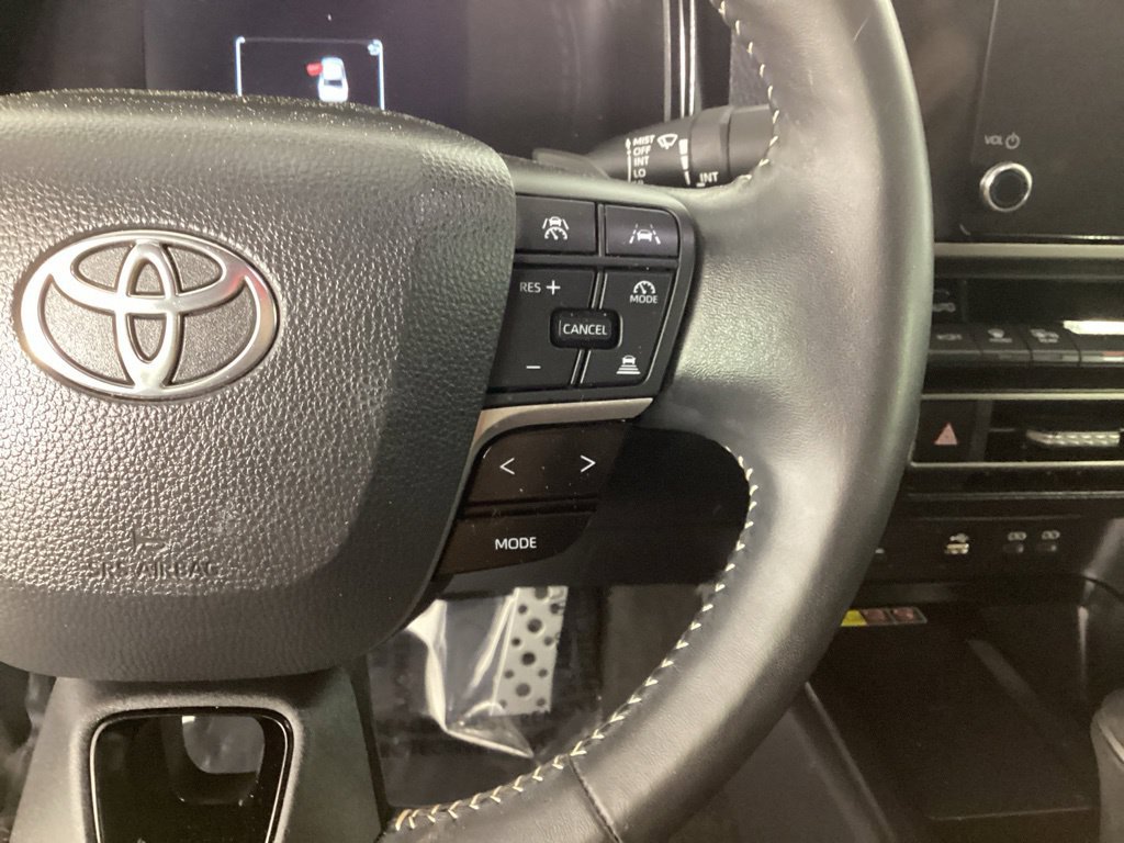 Used 2025 Toyota Camry SE w/ Convenience Package FWD image 15