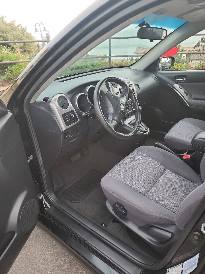 Used 2004 Toyota Matrix XR w/ Extra Value Pkg 2 FWD image 11