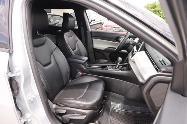 Used 2025 Jeep Compass Limited AWD/4WD image 25