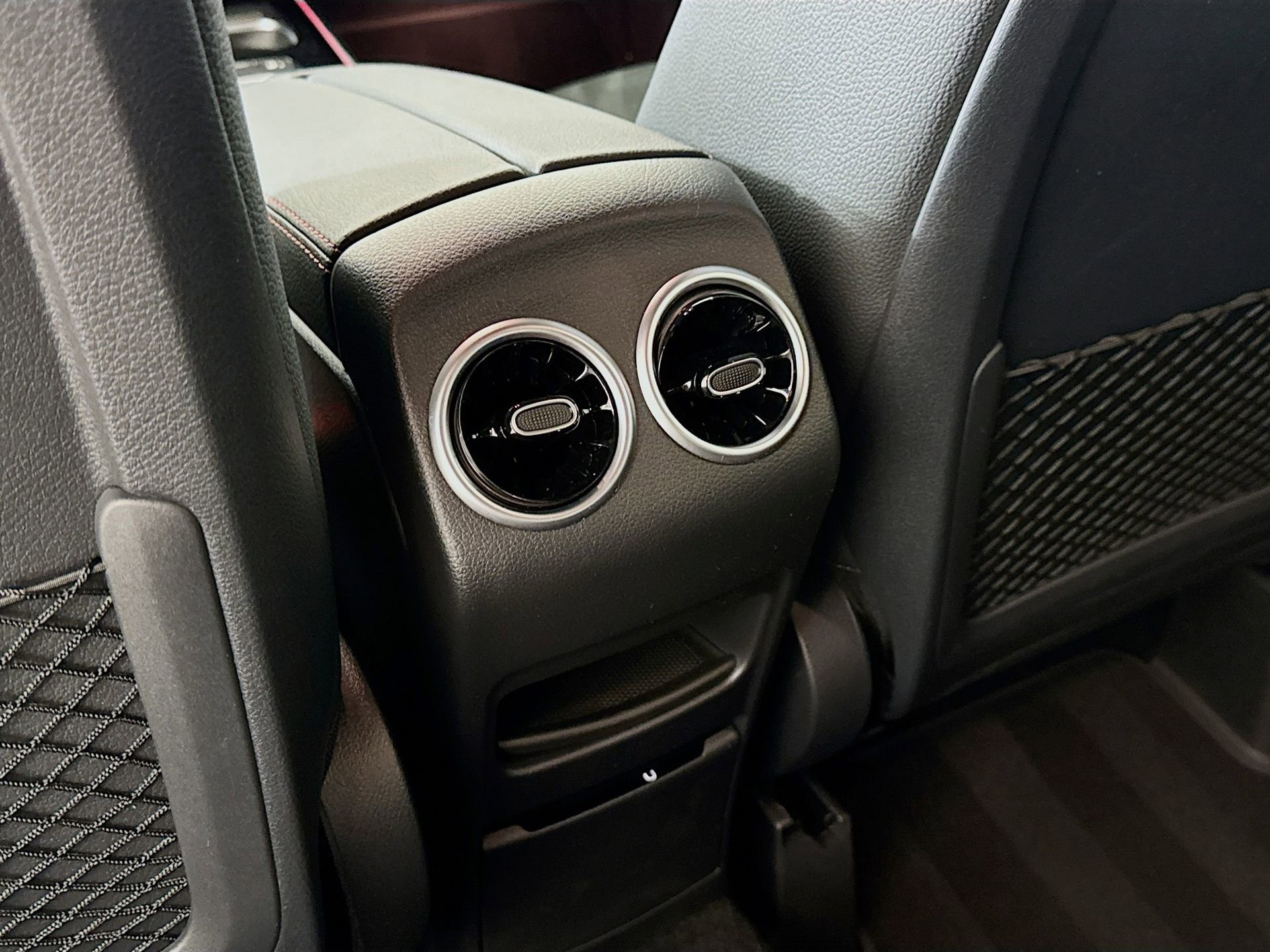 Used 2025 Mercedes-Benz GLA 250 image 24