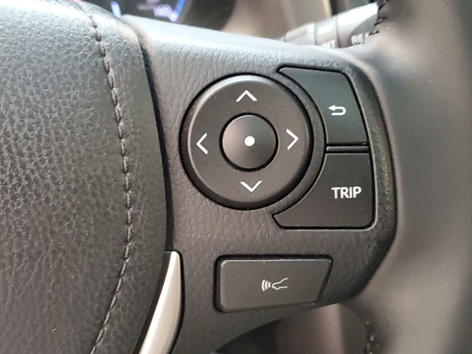 Used 2018 Toyota RAV4 XLE w/ Plus Extra Value Package AWD/4WD image 12