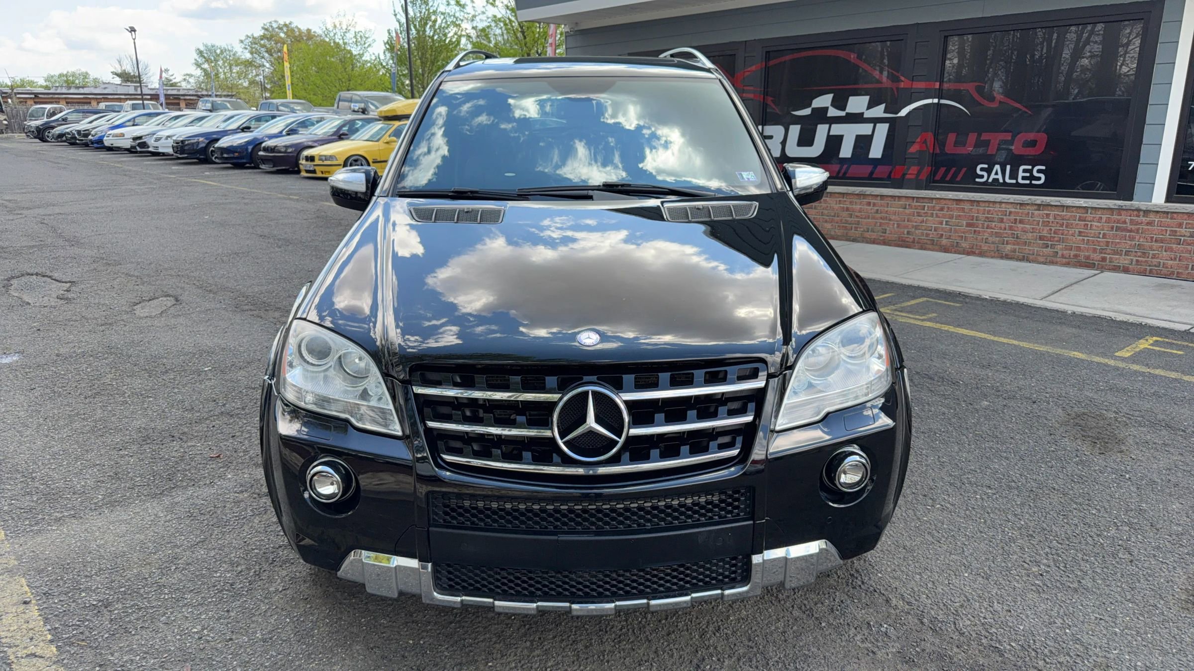 Used 2010 Mercedes-Benz ML 63 AMG 4MATIC image 2