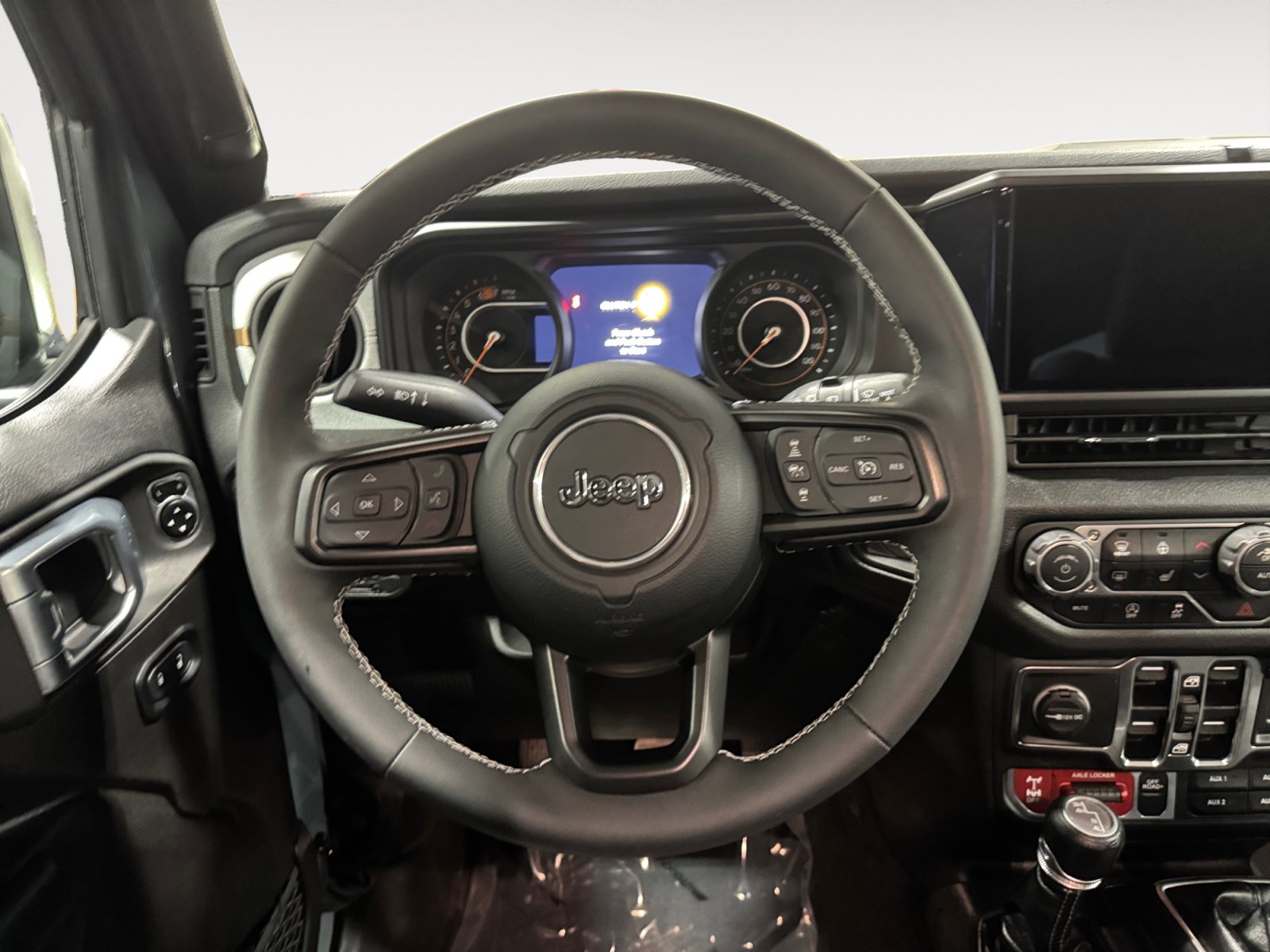 Used 2025 Jeep Wrangler Unlimited Sport AWD/4WD image 13