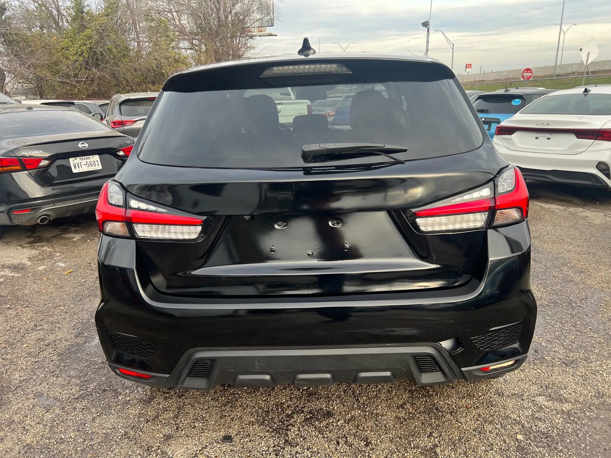Used 2023 Mitsubishi Outlander Sport ES AWD/4WD image 4
