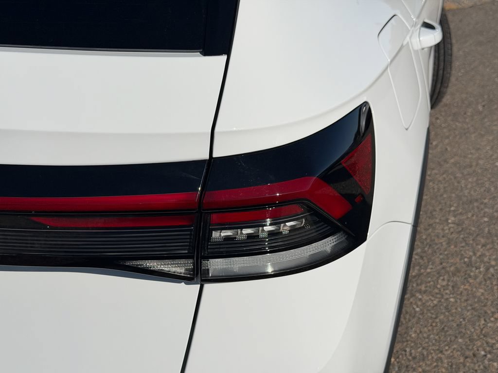 New 2026 Volkswagen Taos SE FWD image 6