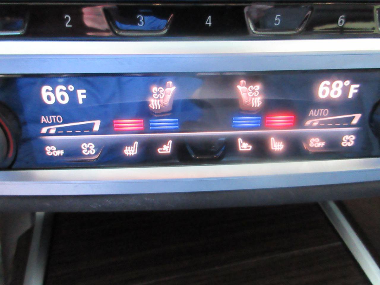 Used 2022 BMW 740i image 8