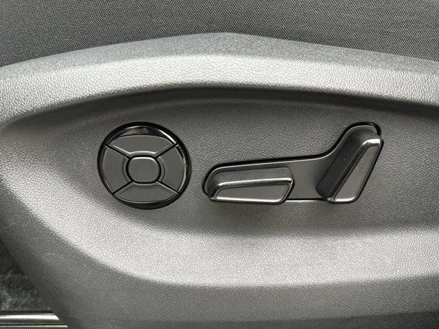 Certified 2025 Volkswagen Tiguan SE AWD/4WD image 13