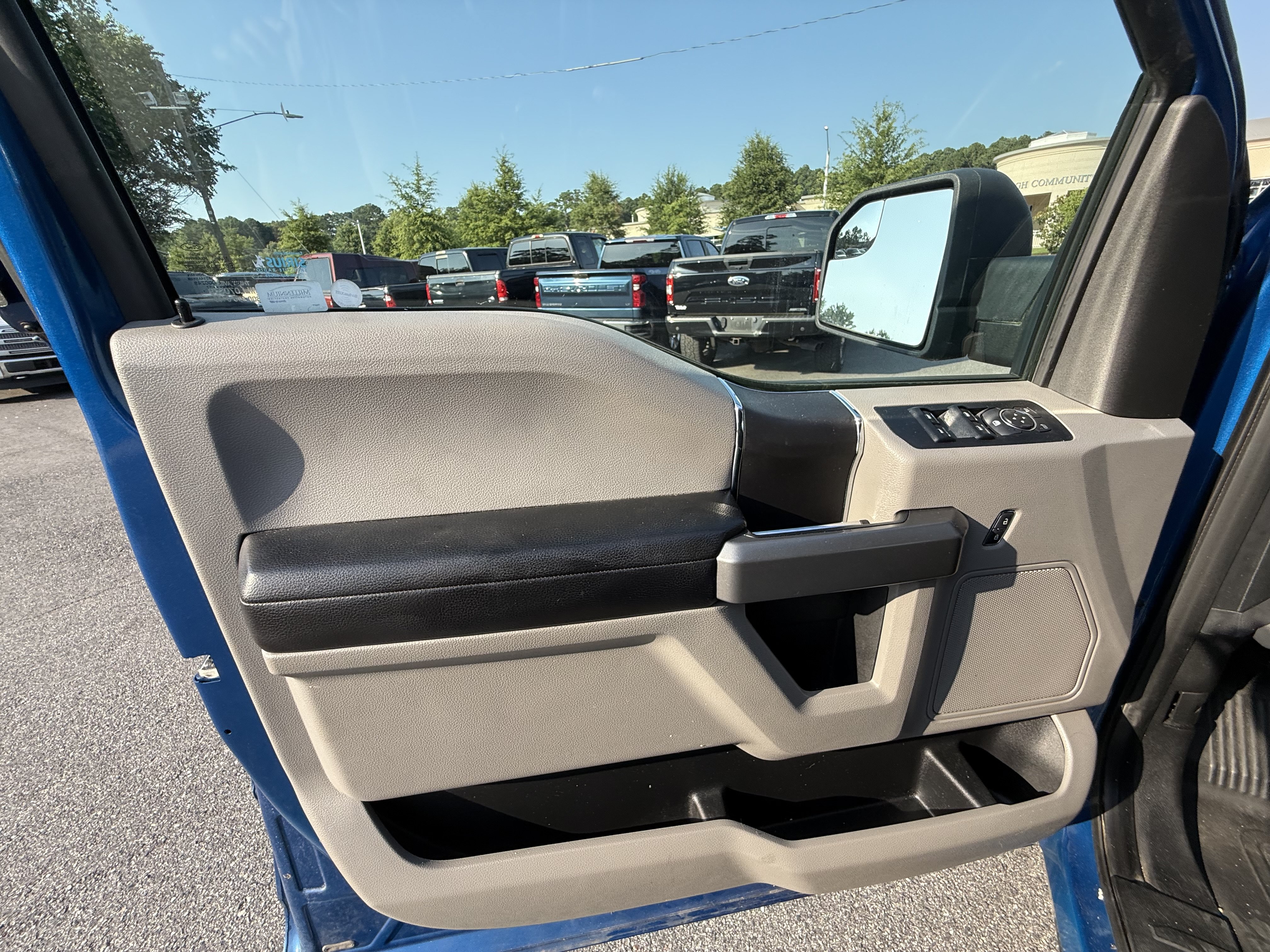 Used 2017 Ford F150 XLT w/ Trailer Tow Package AWD/4WD image 12