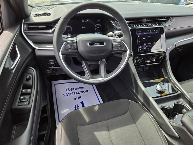 Used 2024 Jeep Grand Cherokee L Laredo w/ Luxury Tech Group I RWD image 7