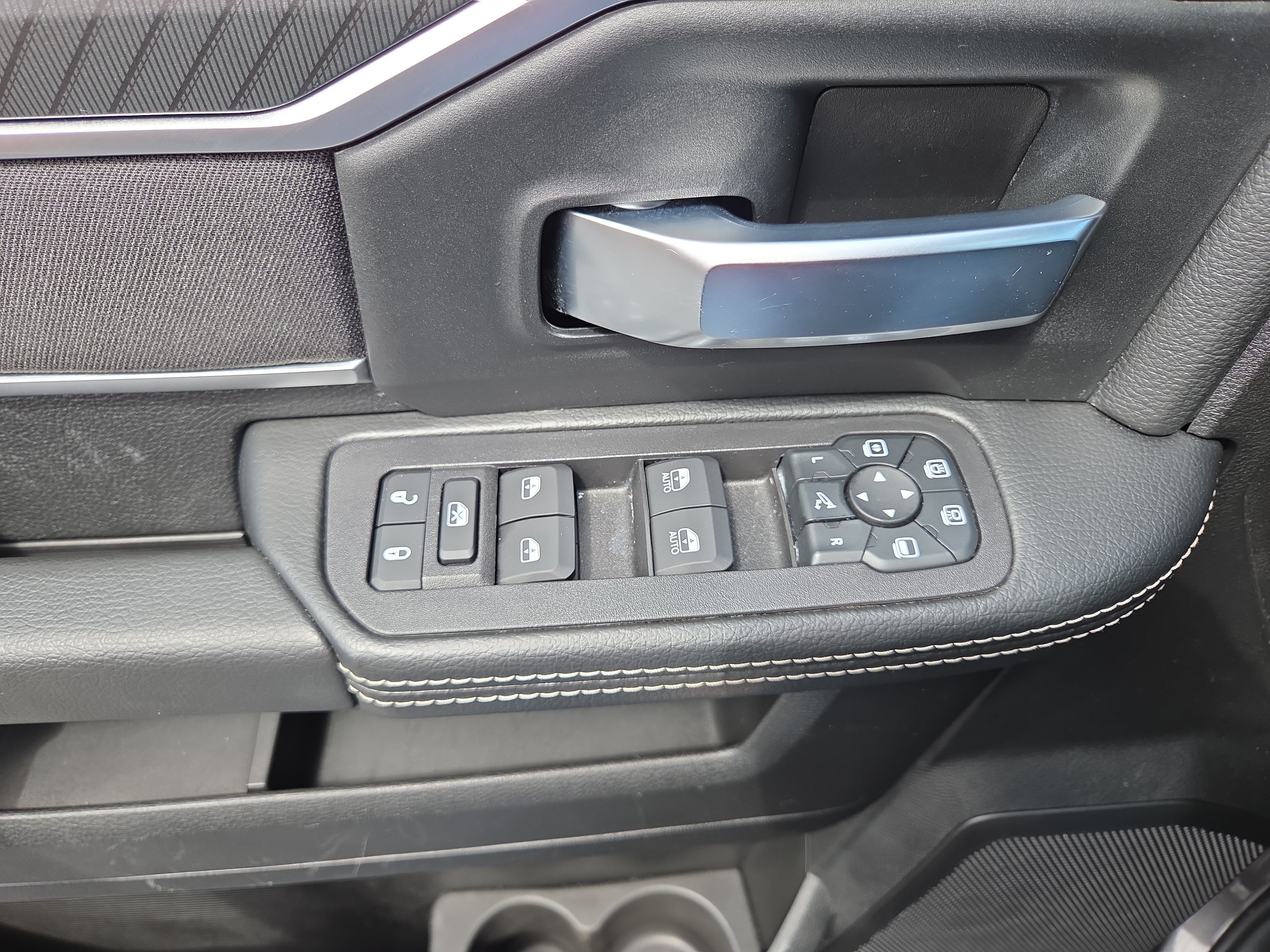 Certified 2025 RAM 2500 Big Horn AWD/4WD image 31