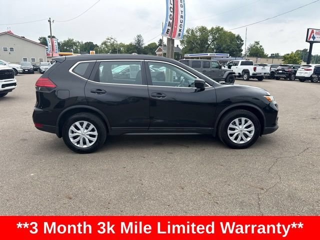 Used 2017 Nissan Rogue S AWD/4WD image 2