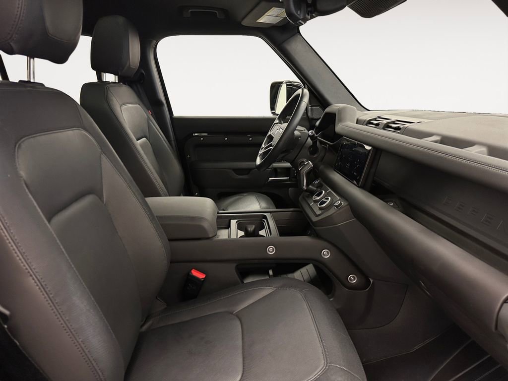 Used 2024 Land Rover Defender 110 X-Dynamic SE image 15