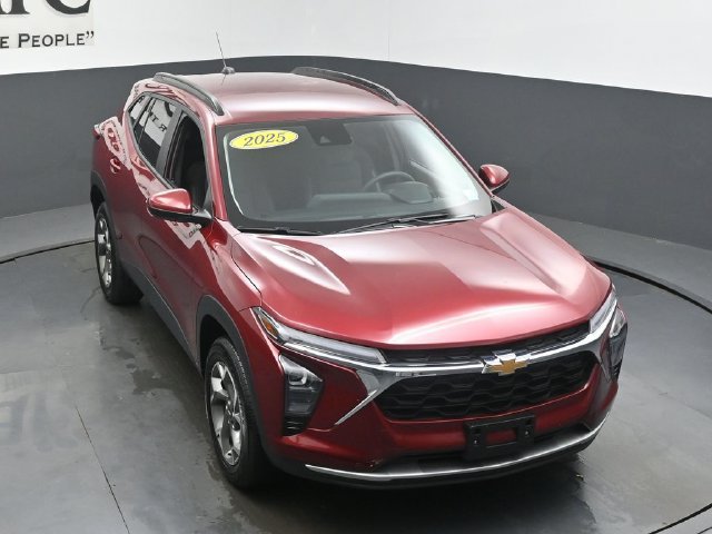 Used 2025 Chevrolet Trax LT FWD image 51