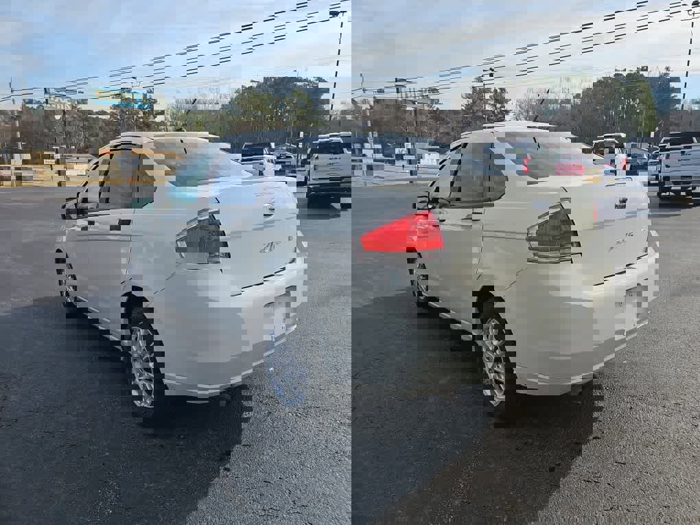 Used 2011 Ford Focus SE image 5