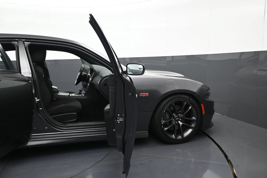 Used 2022 Dodge Charger Scat Pack RWD image 9