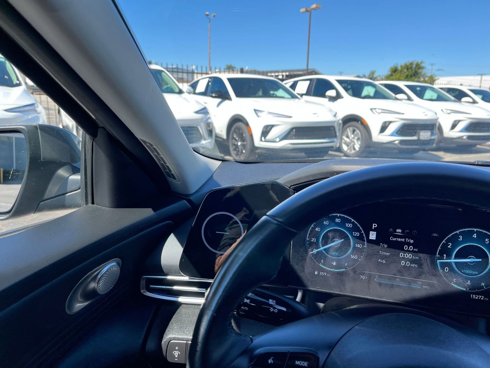 Used 2025 Hyundai Elantra SEL image 36