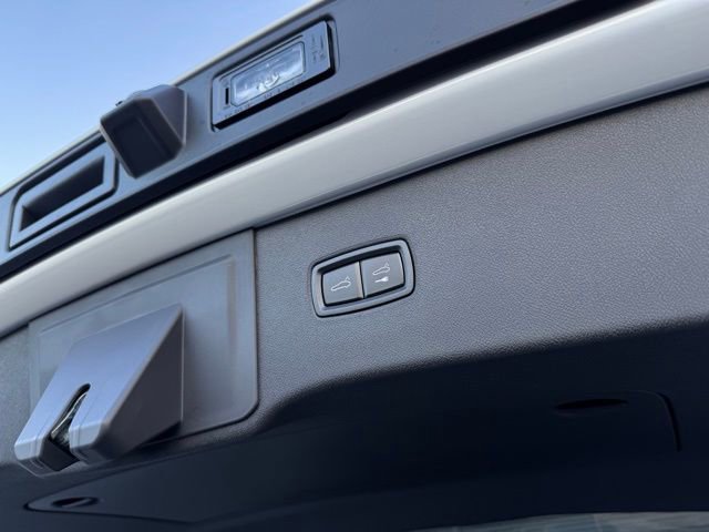 New 2026 Porsche Cayenne Turbo AWD/4WD image 34