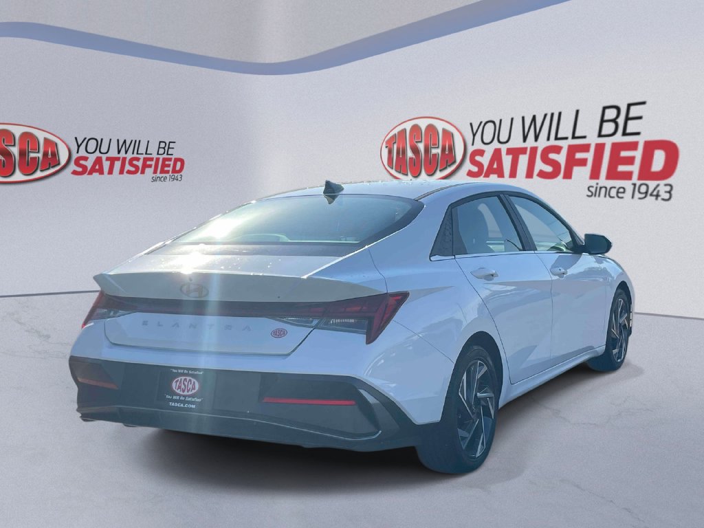 Used 2024 Hyundai Elantra SEL w/ Convenience Package FWD image 6