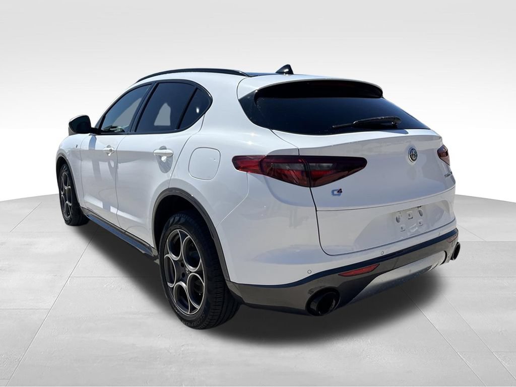 Used 2023 Alfa Romeo Stelvio Ti w/ Active Assist Plus Package AWD/4WD image 6