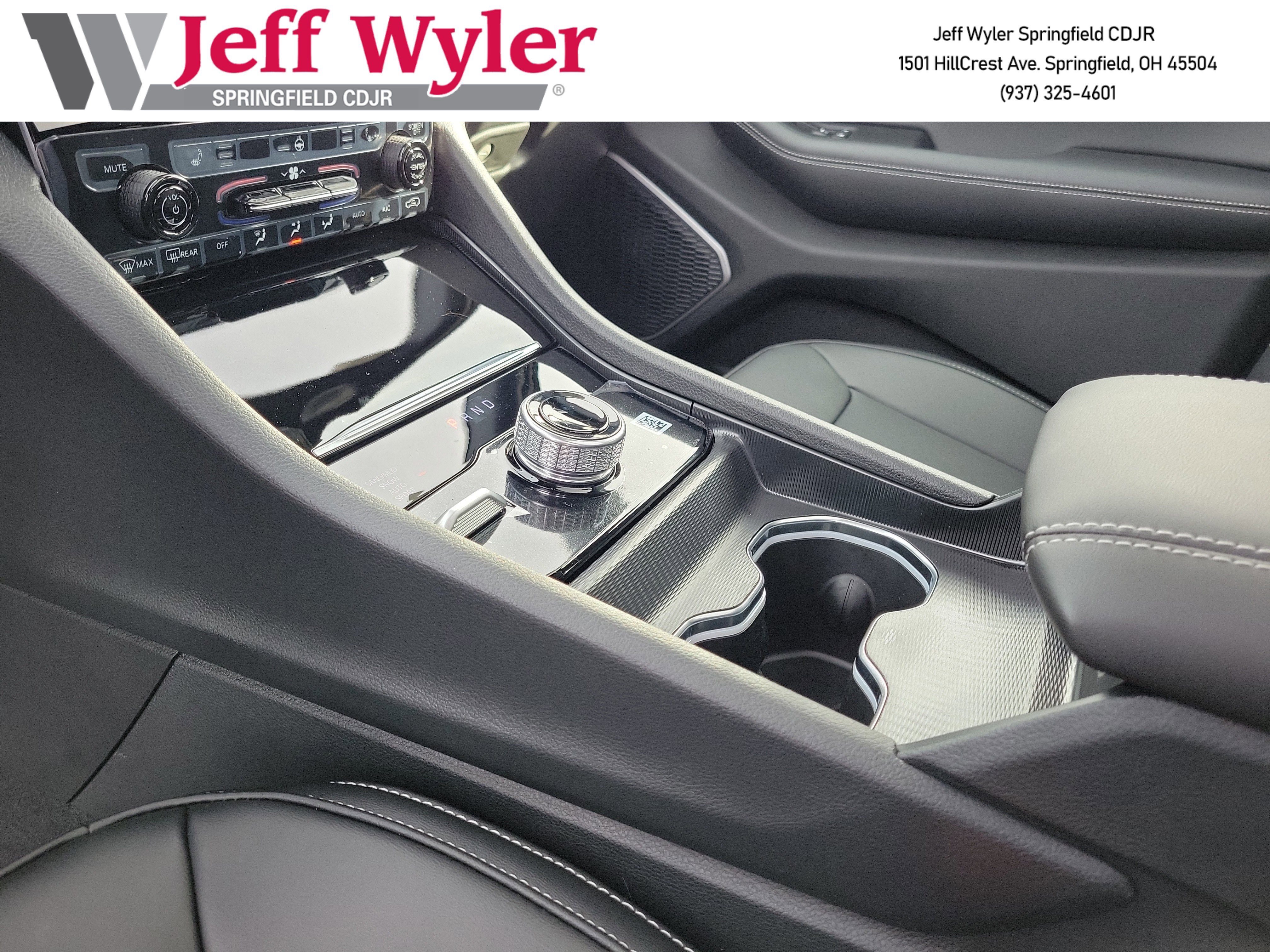 New 2025 Jeep Grand Cherokee Limited image 13