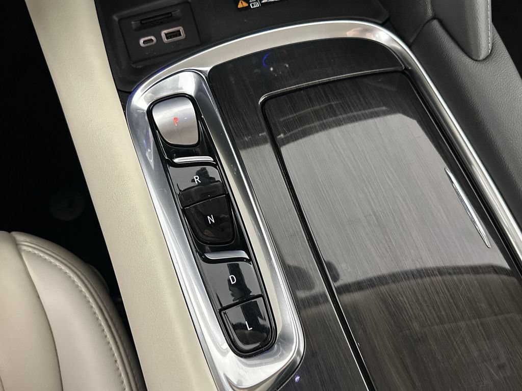 Used 2022 Buick Enclave Premium w/ Surround and Sites Package AWD/4WD image 19