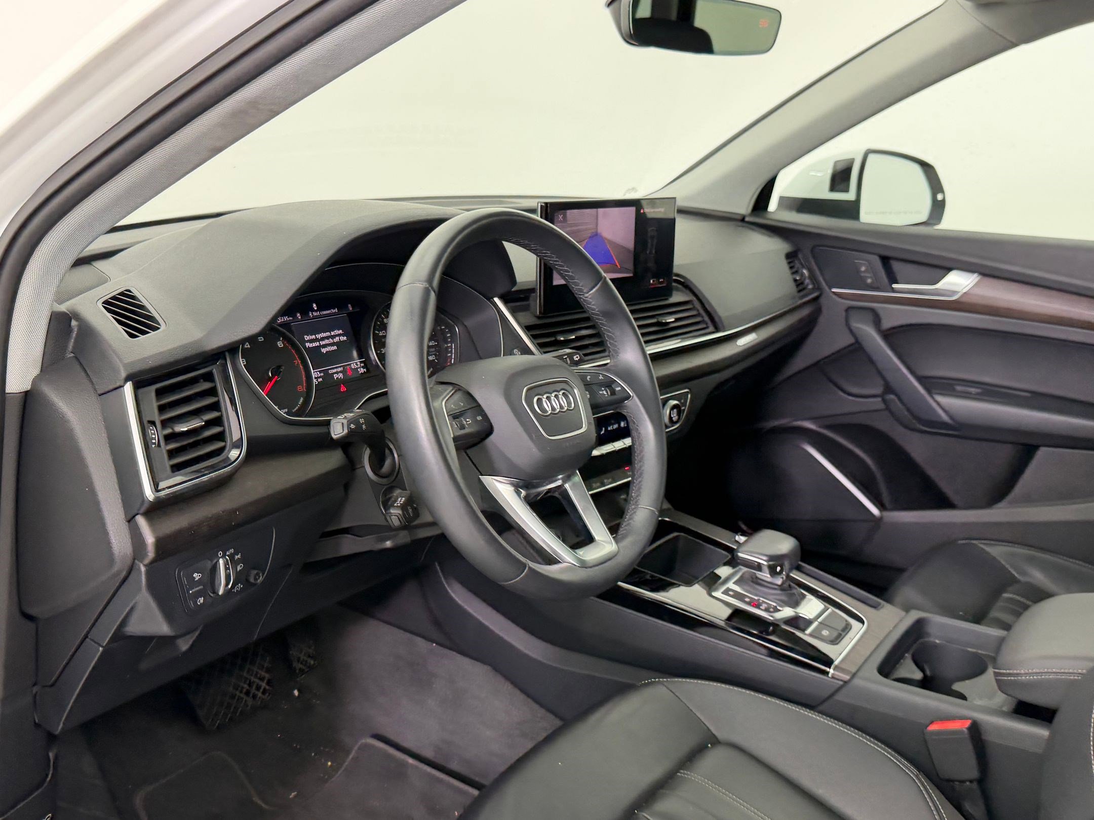 Used 2023 Audi Q5 2.0T Premium w/ Convenience Package image 4