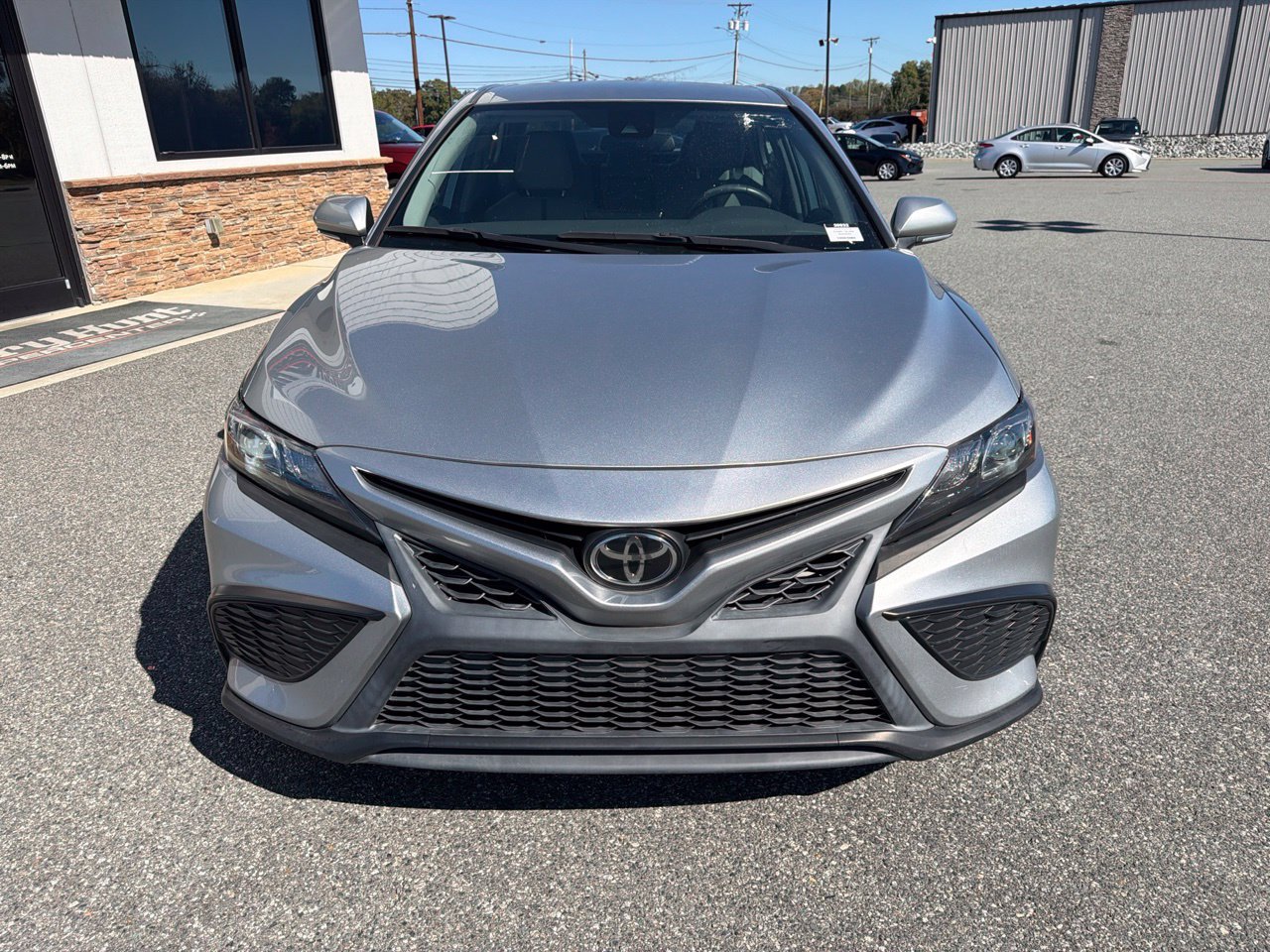Used 2022 Toyota Camry SE FWD image 12