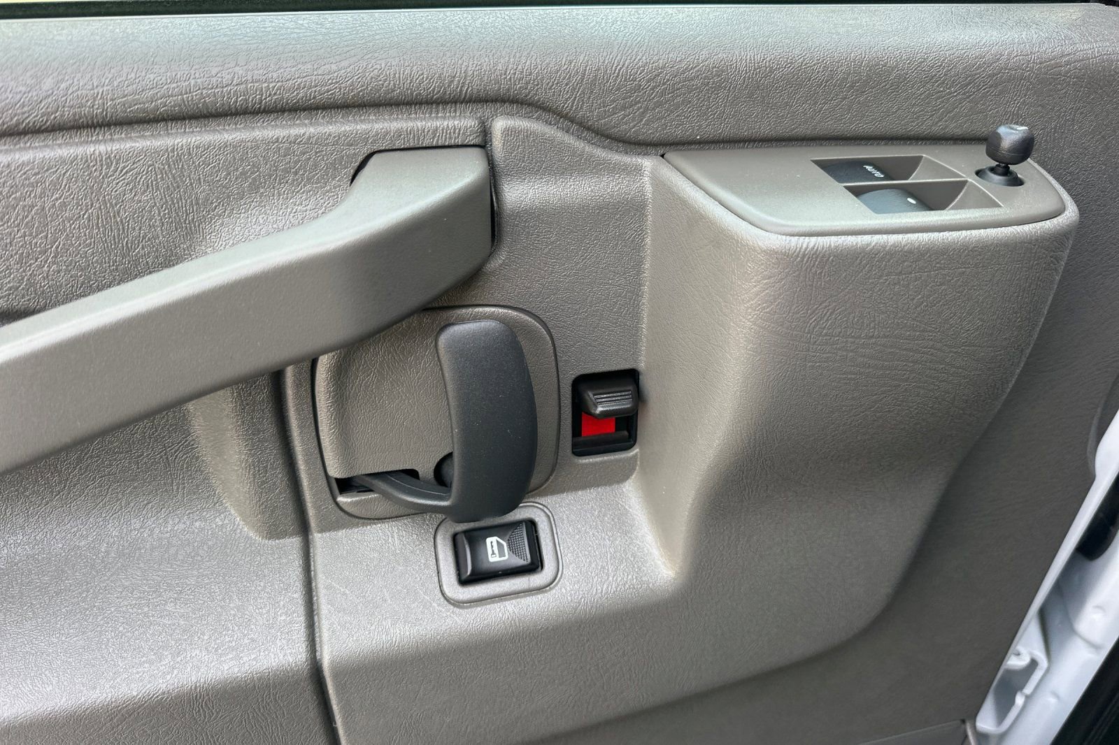 Certified 2024 GMC Savana 2500 w/ Driver Convenience Package image 11