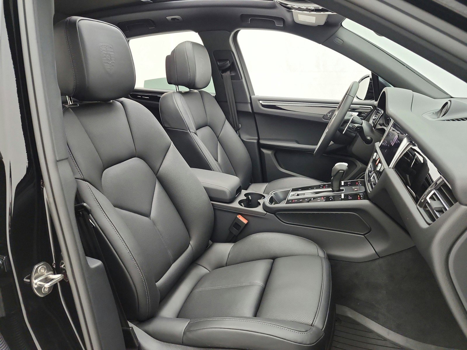 Used 2025 Porsche Macan S image 19