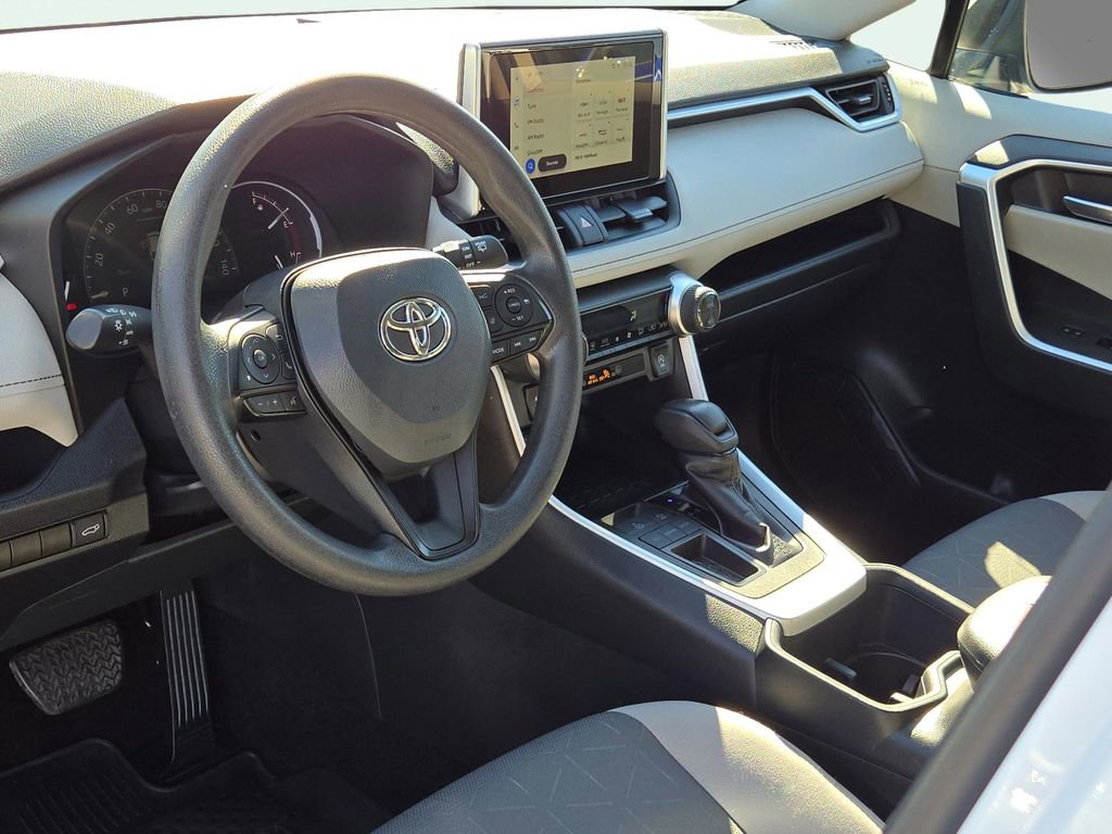 Used 2024 Toyota RAV4 XLE image 18