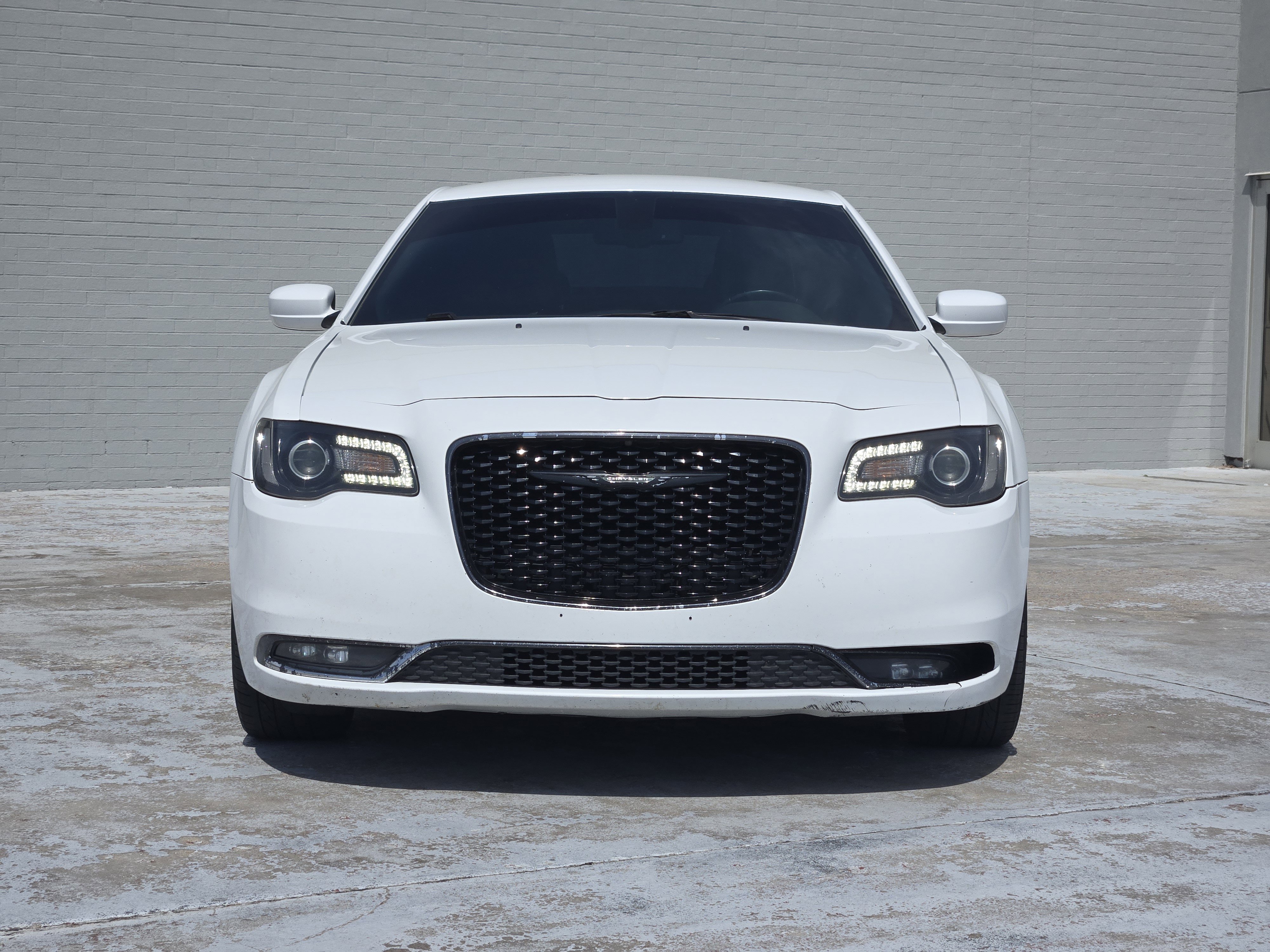 Used 2019 Chrysler 300 S image 2
