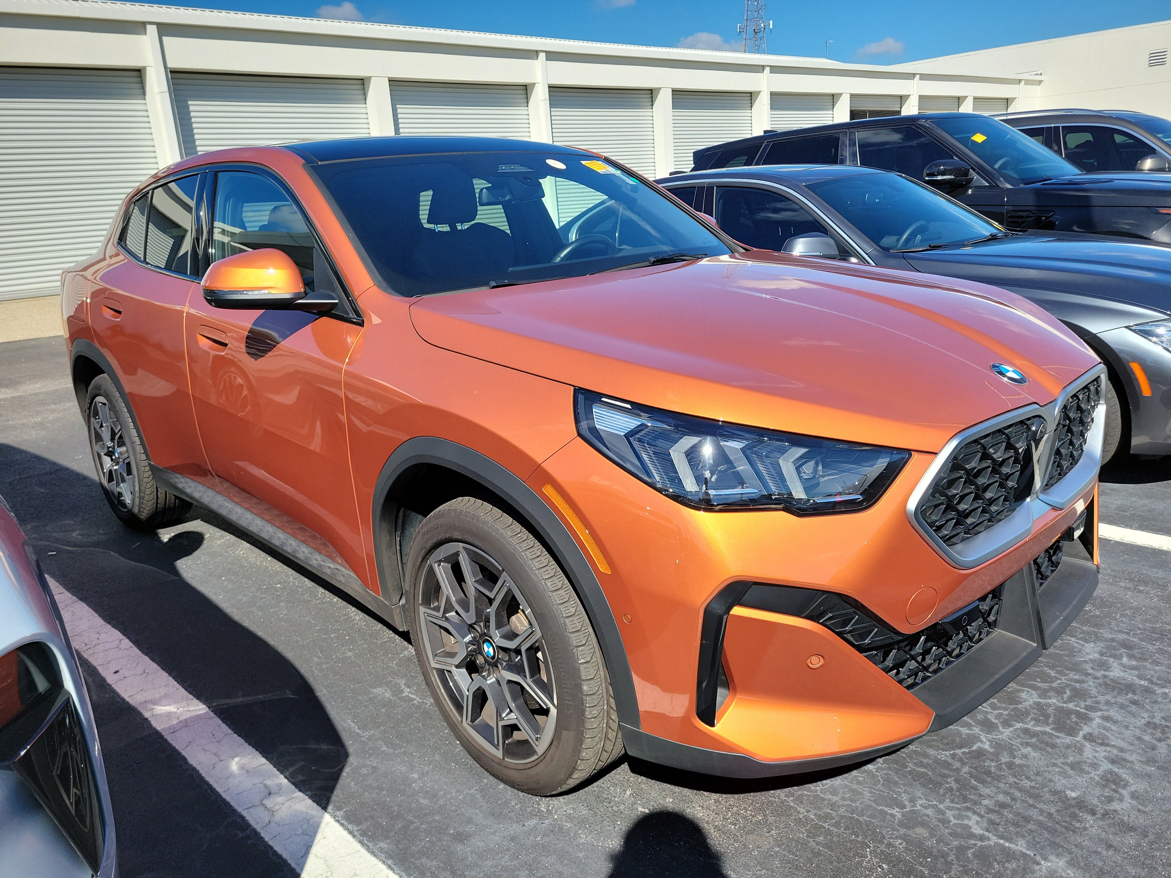 Used 2025 BMW X2 xDrive28i AWD/4WD image 2