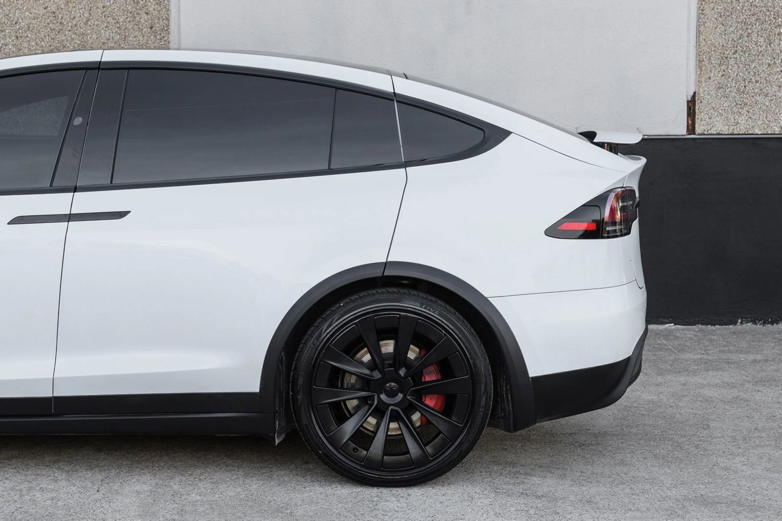 Used 2023 Tesla Model X Plaid image 21