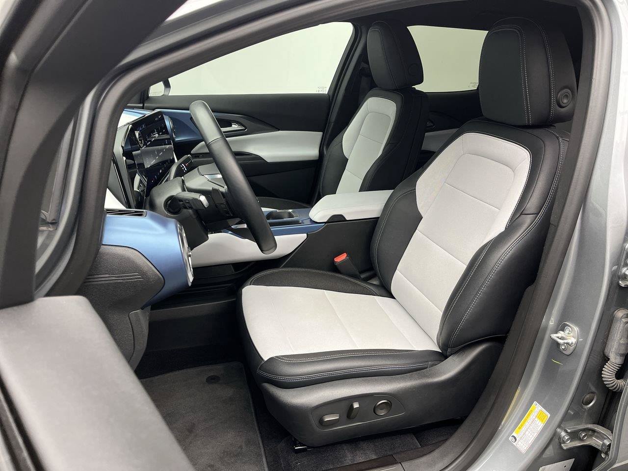 Certified 2024 Chevrolet Equinox EV LT AWD/4WD image 11