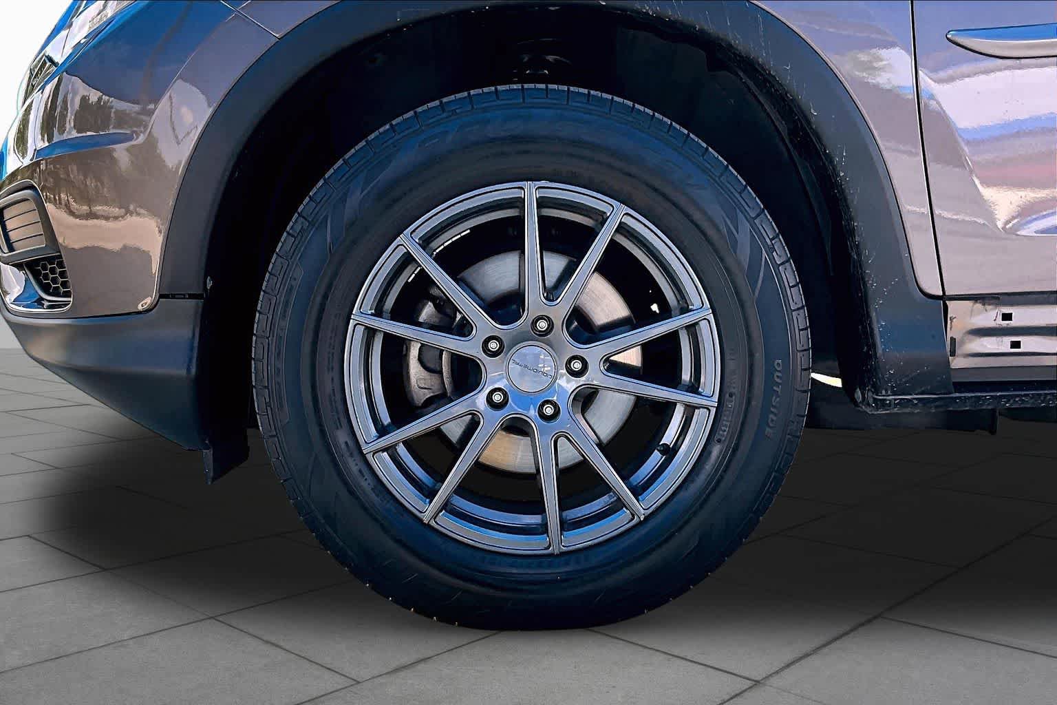 Used 2015 Honda CR-V LX image 11