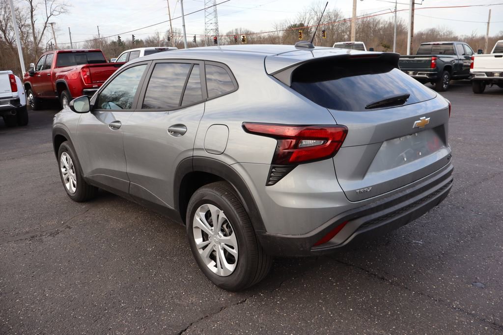 New 2026 Chevrolet Trax LS w/ Driver Confidence Package image 3