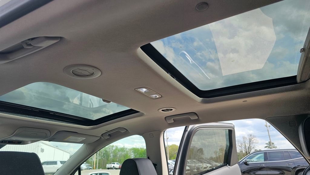 Used 2020 Buick Enclave Avenir w/ Avenir Technology Package image 12