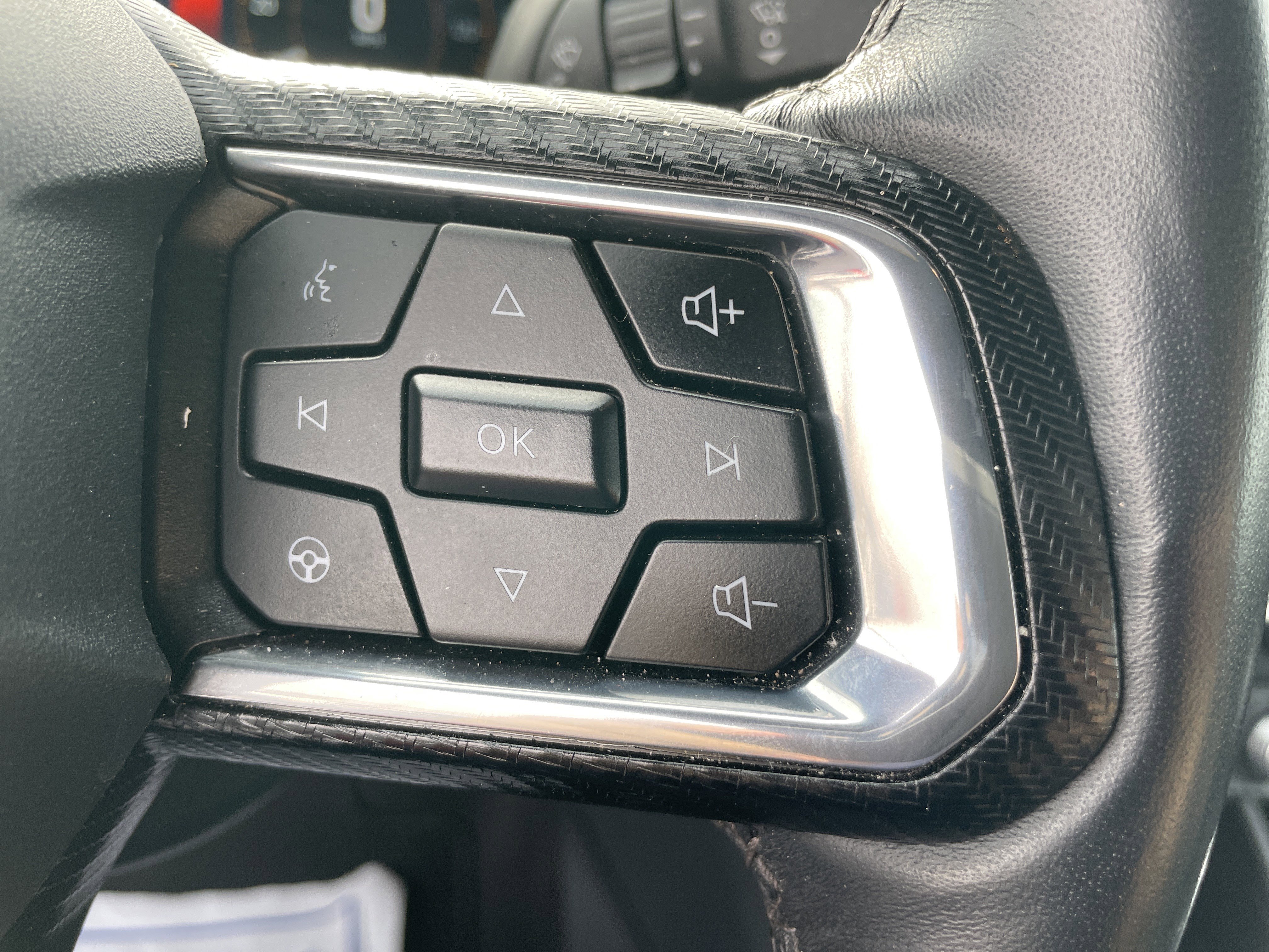 Used 2025 Ford Mustang Premium image 25