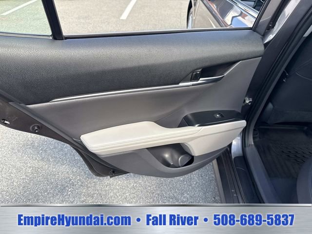 Used 2020 Toyota Camry XLE w/ Sunroof Package FWD image 15