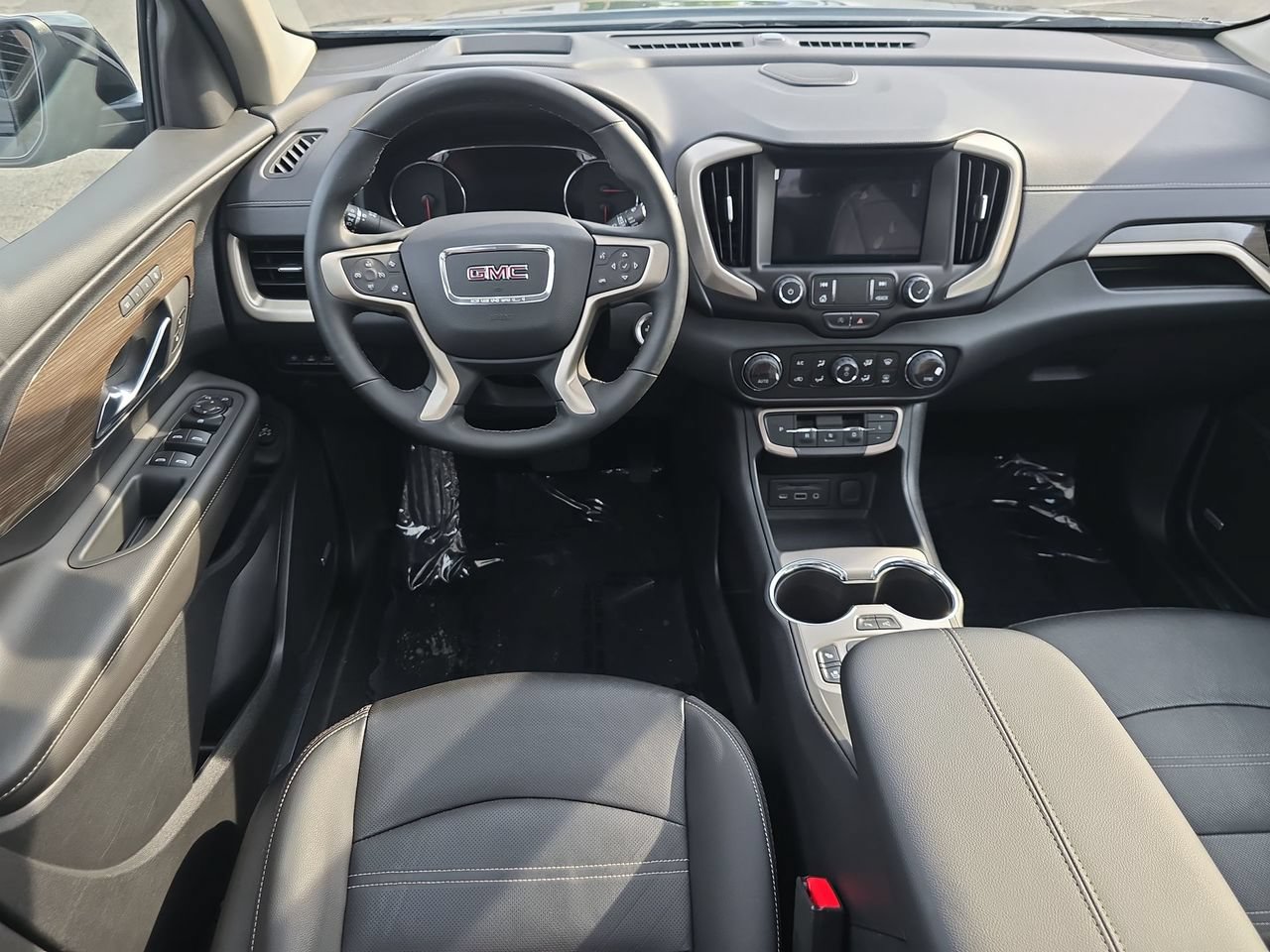 Used 2023 GMC Terrain Denali w/ Black Diamond Edition AWD/4WD image 11