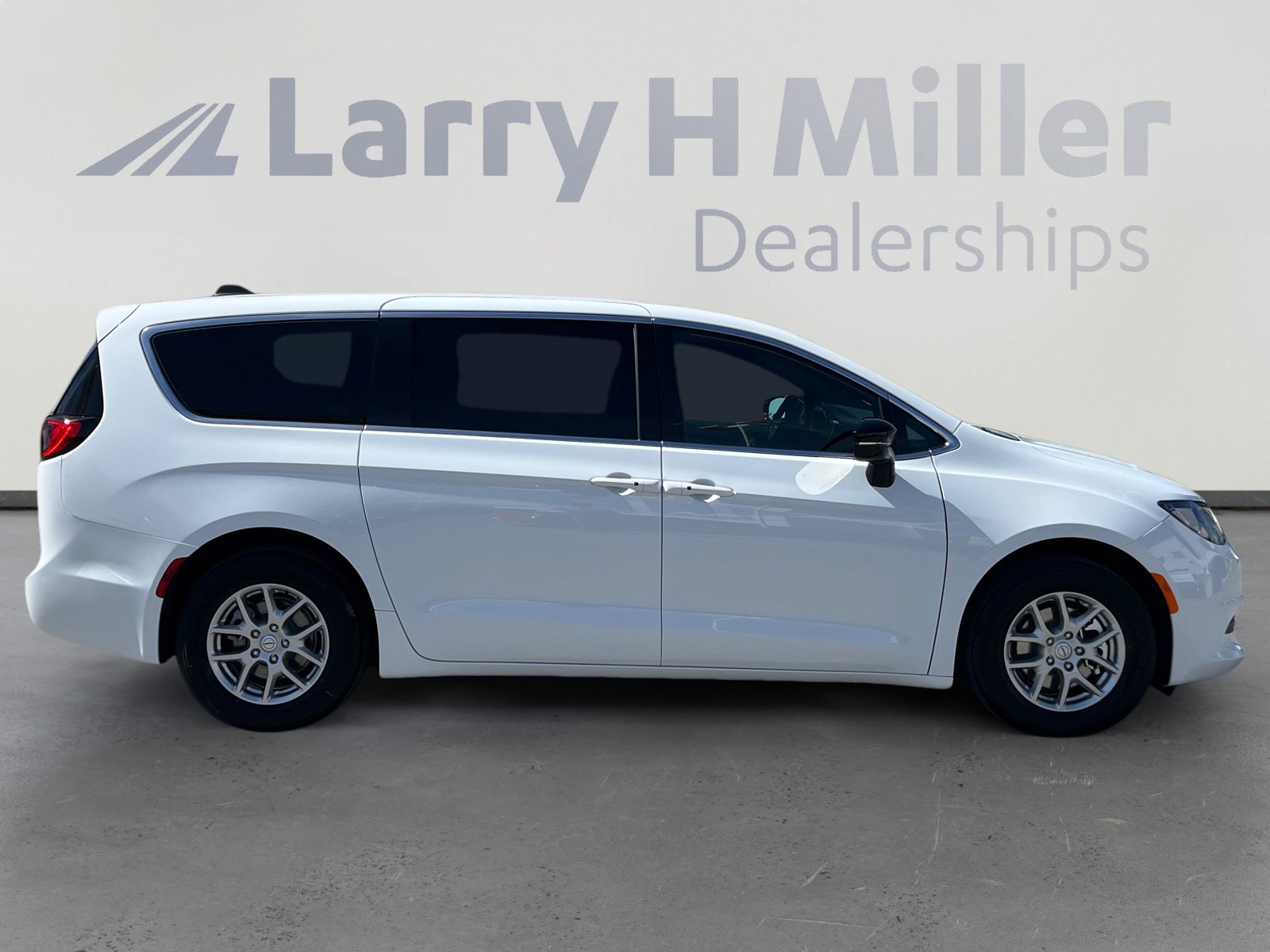 New 2026 Chrysler Voyager LX image 6