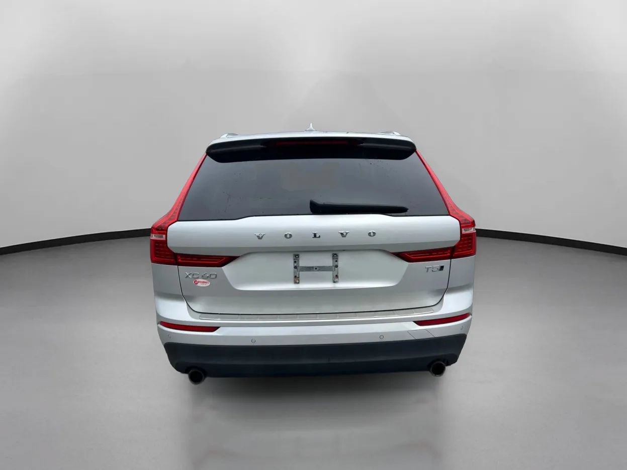 Used 2019 Volvo XC60 T5 Momentum w/ Multimedia Package AWD/4WD image 11