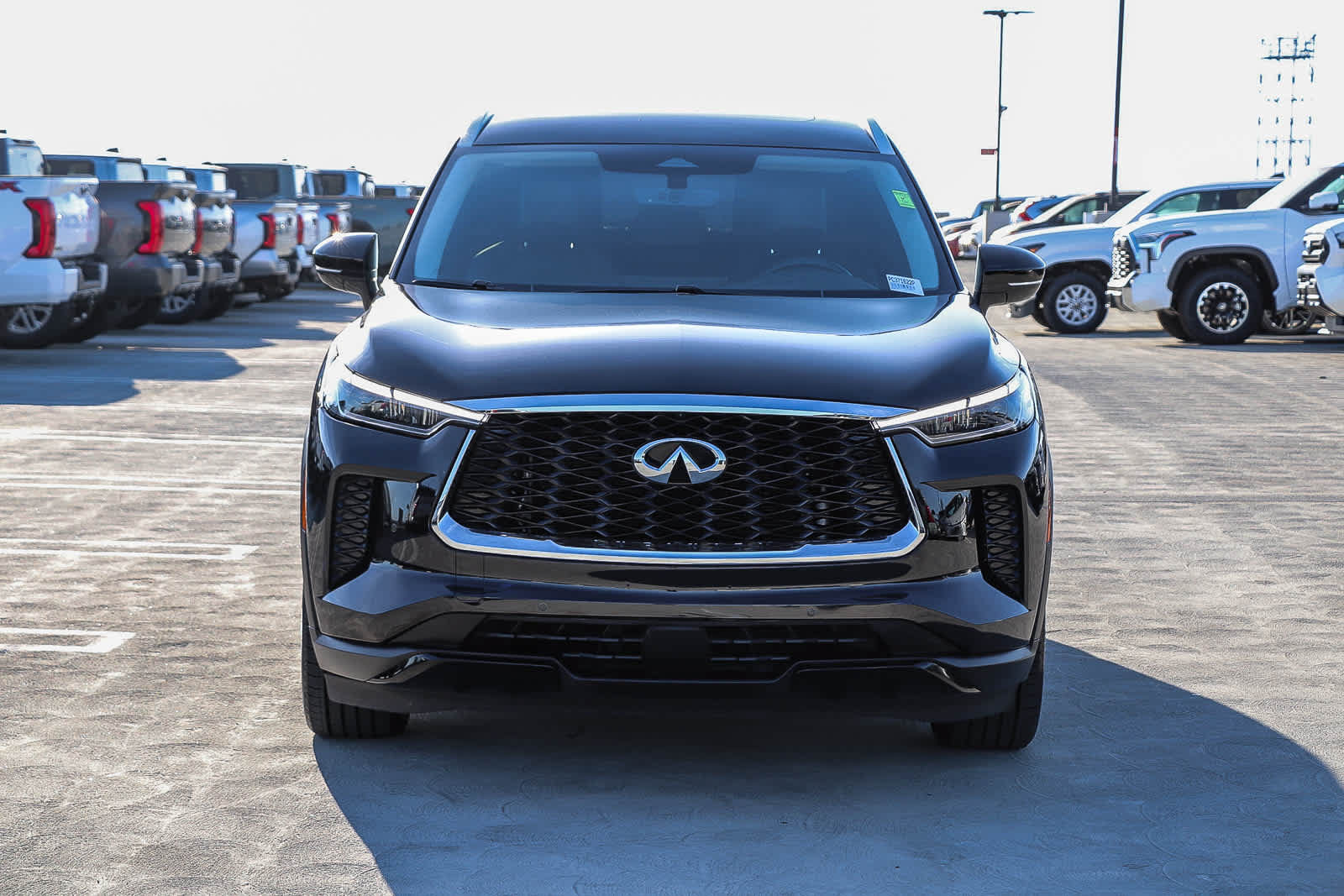 Used 2023 INFINITI QX60 Luxe w/ Cargo Package AWD/4WD image 2