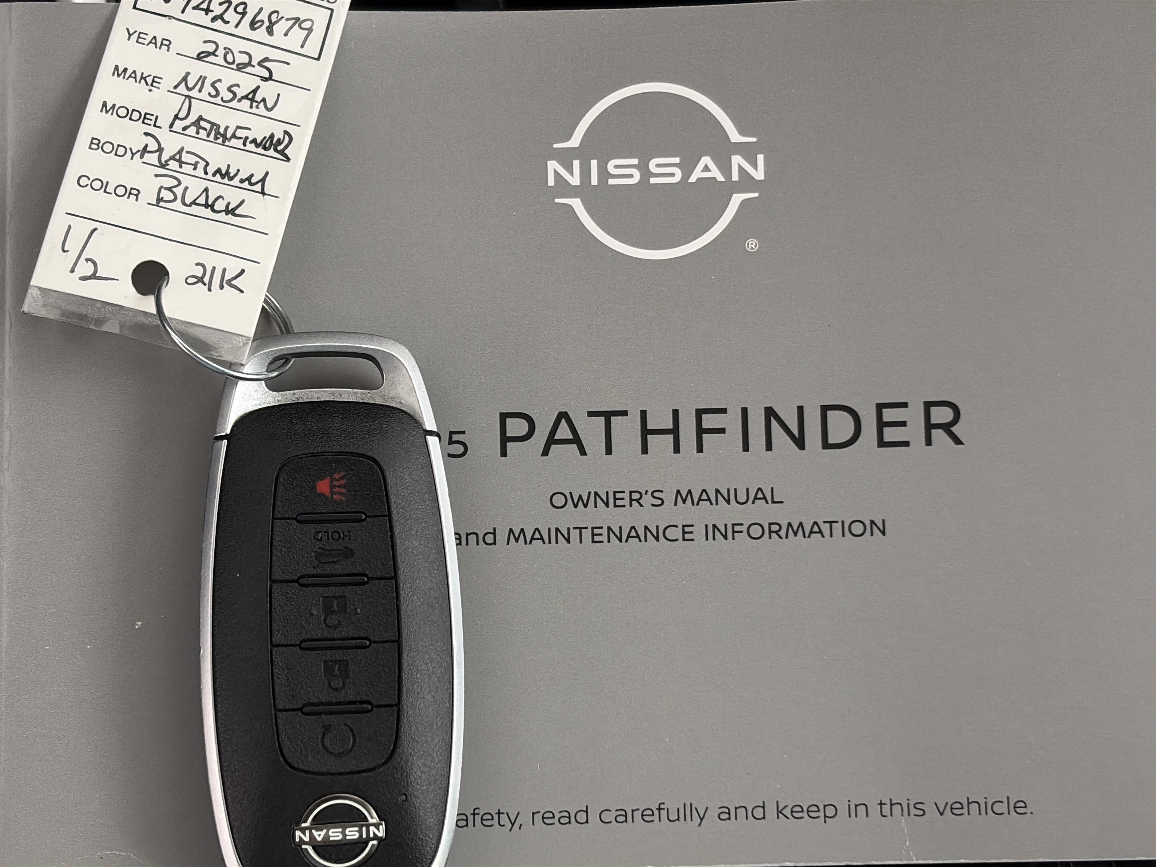 Certified 2025 Nissan Pathfinder Platinum w/ Lighting Package (N93) AWD/4WD image 12