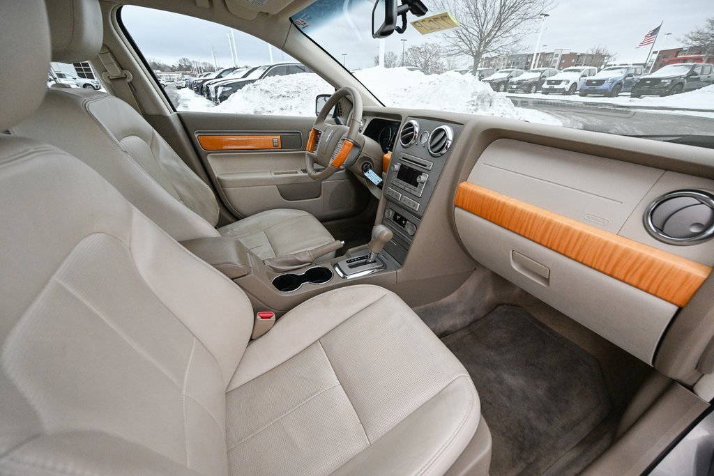 Used 2009 Lincoln MKZ image 23