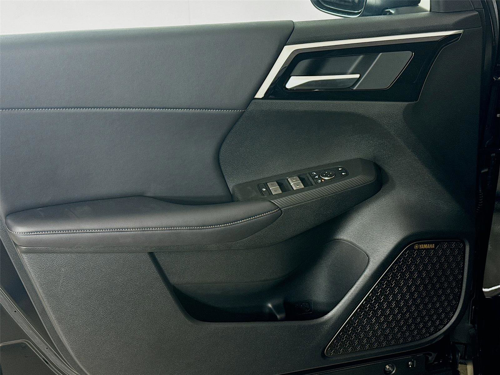 New 2026 Mitsubishi Outlander SE image 17