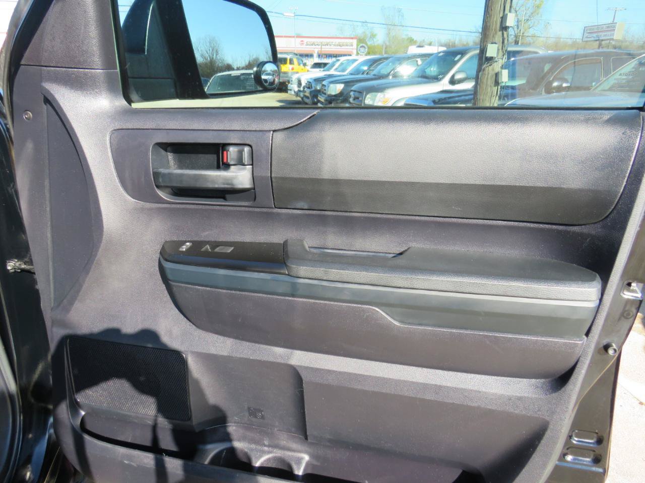 Used 2016 Toyota Tundra SR w/ Tow Package RWD image 38